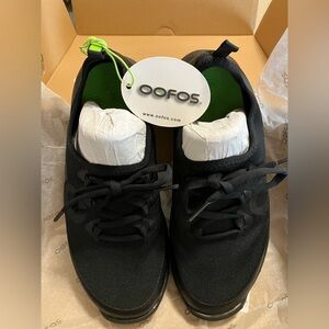 OOFOS OOMG Woman’s Black Sport shoe Comfortable Athletic Design